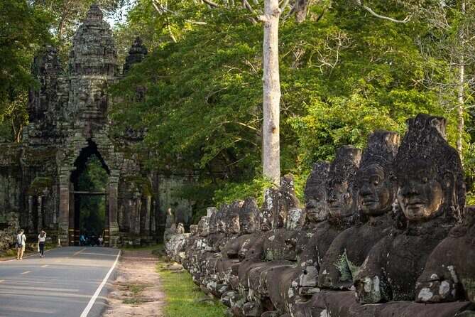 Siem Reap: Angkor Wat Sunrise & Explore Angkor Temples With Guide - Ta Prohm: Roots, Ruins, and Why People Love This Scene