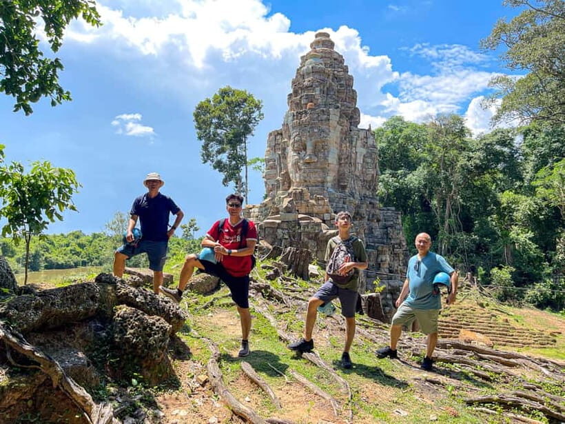 Siem Reap: Angkor Wat Sunrise Small Group tour and Breakfast - Staying Comfortable: A/C, Water, Towels, and Heat Reality