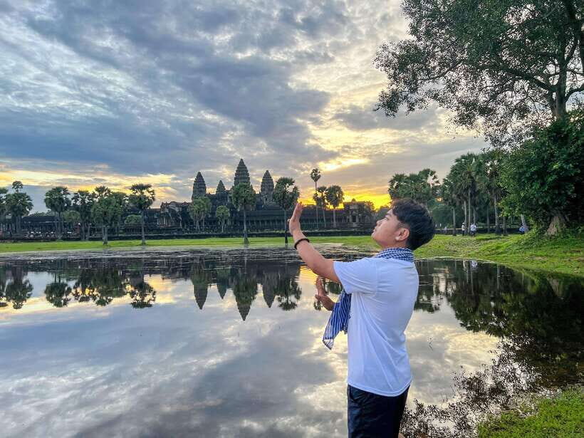 Siem Reap: Angkor Wat Sunrise Small Group tour and Breakfast - Angkor Wat: Sunrise Views, Then a Guided Walk at a Good Pace