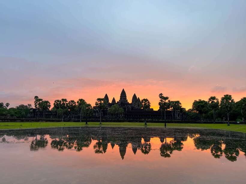 Siem Reap: Angkor Wat Sunrise Tour via Tuk Tuk & Breakfast - Key things that make this tour stand out