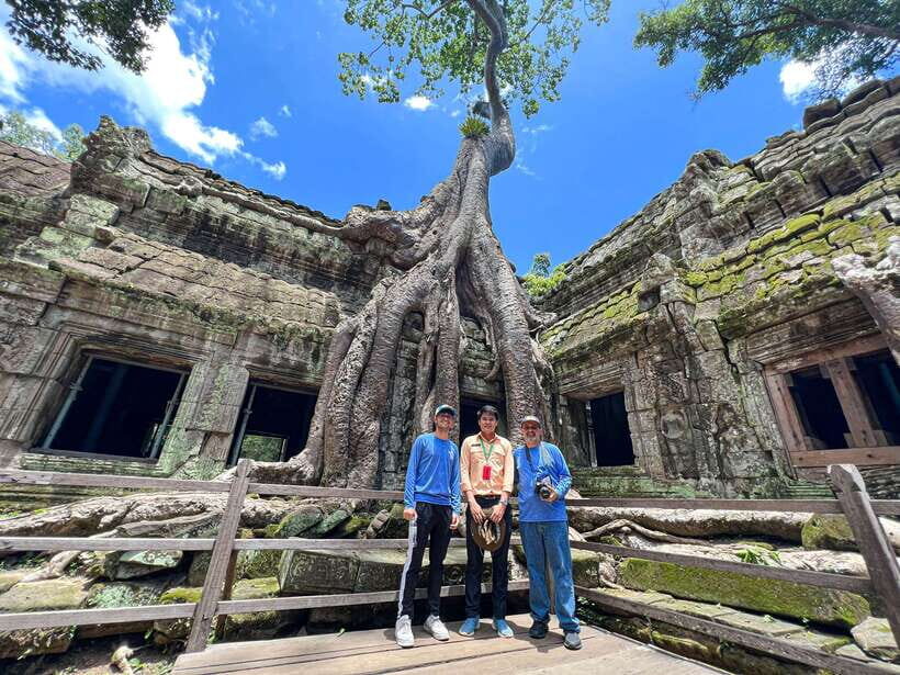 Siem Reap: Angkor Wat Sunrise Tour via Tuk Tuk & Breakfast - Breakfast plus palm cake in Preah Dak village style