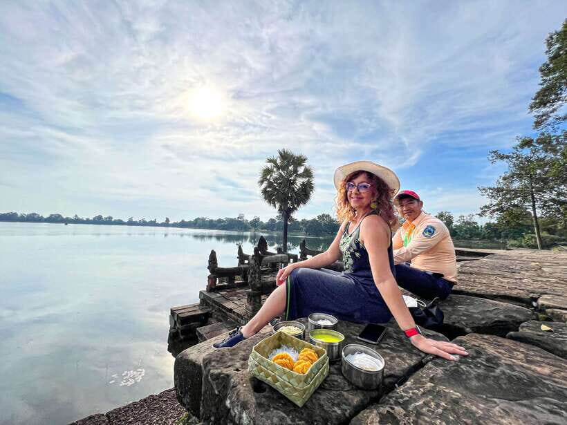 Siem Reap: Angkor Wat Sunrise Tour via Tuk Tuk & Breakfast - Tuk tuk comfort, safety, and what to pack early