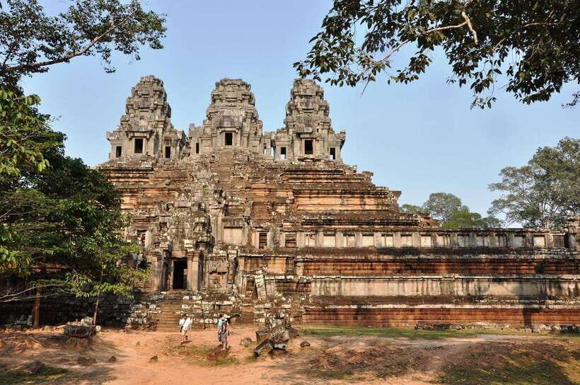 Siem Reap: Angkor Wat Tour Explore The Most Iconic Temples - Angkor Wat interior: more than a postcard