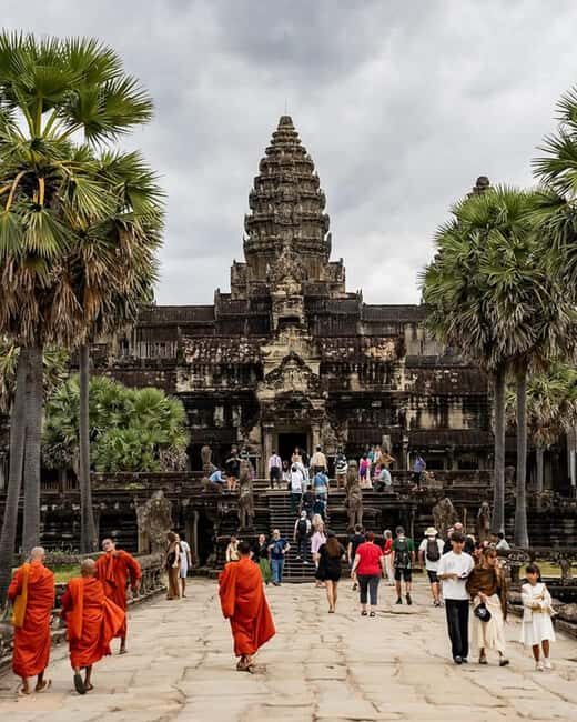 Siem Reap: Angkor Wat Tour with French-Speaking Guide - Sunrise Choices: Beating the Crowds (and the Heat Timing)