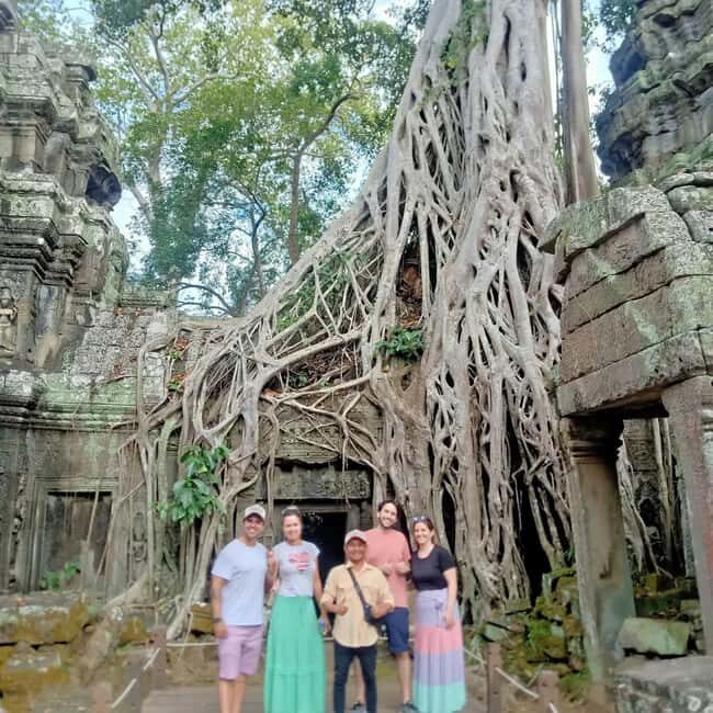 Siem Reap: Angkor Wat Tour with French-Speaking Guide - Angkor Wat Later in the Day: Symbolism Plus the Best Photo Spots