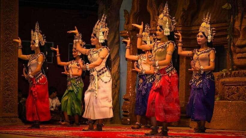 Siem Reap: Apsara Dance Show and Dinner with Hotel Pickup - How the Hotel Pickup and Tuk-Tuk Ride Sets Your Evening Up