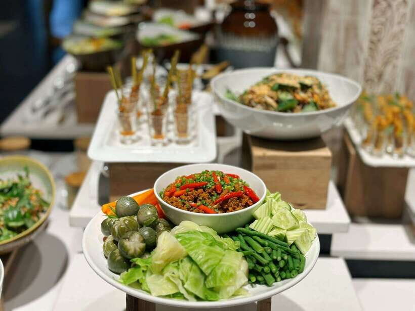 Siem Reap: Apsara Dance Show and Dinner with Hotel Pickup - The Dinner: Khmer BBQ and Amok Curry Plus a Buffet That Covers Different Tastes