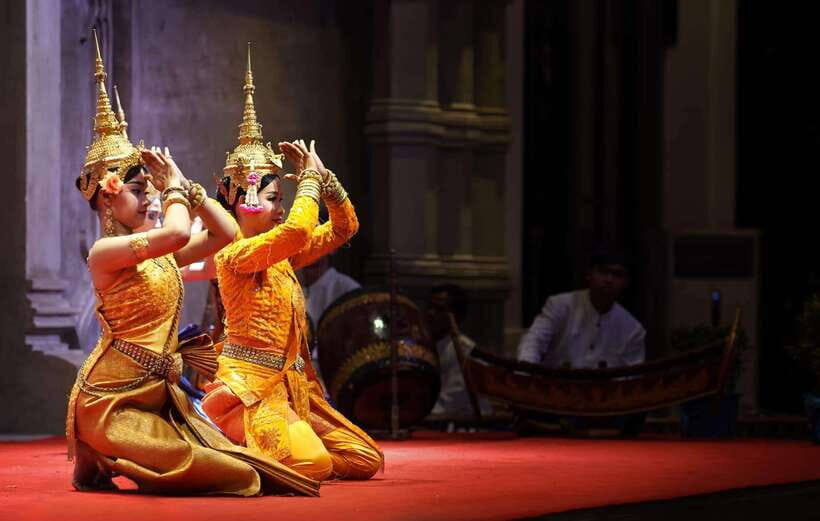 Siem Reap: Apsara Show Including Dinner & Hotel Pickup - Hotel Pickup and the Tuk-Tuk Rhythm in Siem Reap