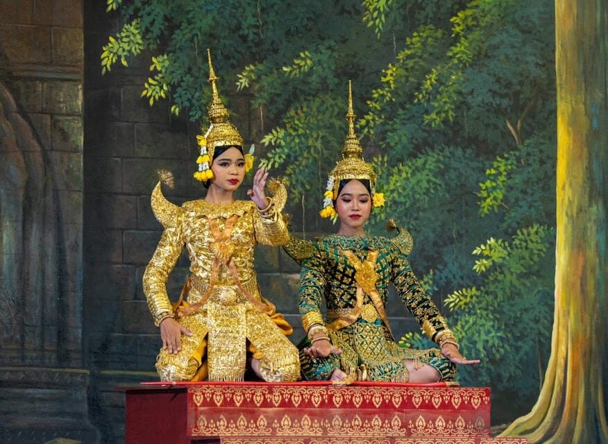Siem Reap: Apsara Show Including Dinner & Hotel Pickup - Costumes, Musicians, and the Evening Atmosphere