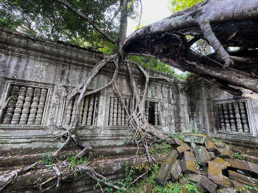 Siem Reap: Beng Mealea, Banteay Srei & Kulen Waterfall Trip - Phnom Kulen National Park: Reclining Buddha, the 1,000 Lingas, and Sacred Riverbed Carvings