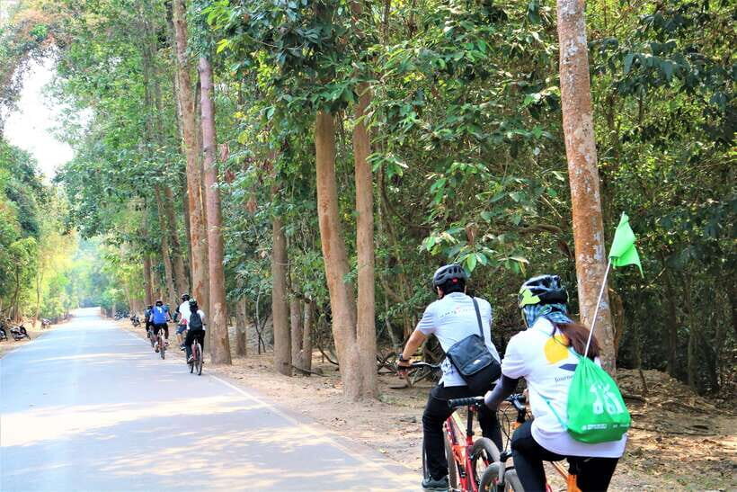 Siem Reap: Bike Rental - How you use freedom to skip crowds without missing the point