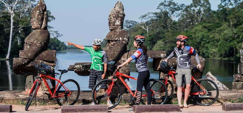 Siem Reap: Bike the Angkor Temples - Full-Day 30km Tour - The first pedals: along the Siem Reap River toward Angkor