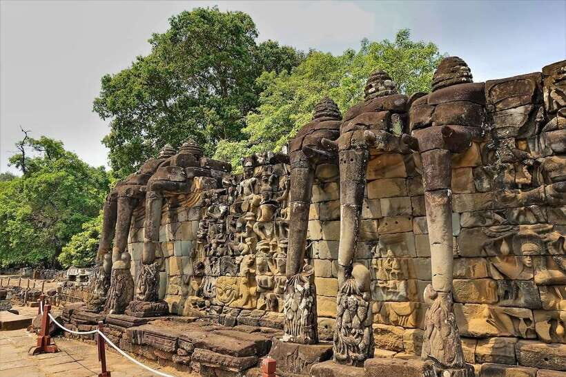 Siem Reap: Bike the Angkor Temples - Full-Day 30km Tour - Elephant Terrace: lunch here is a smart reset, not just a meal