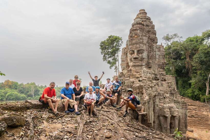 Siem Reap: Bike the Angkor Temples - Full-Day 30km Tour - Angkor Wat first: getting in, then walking the details