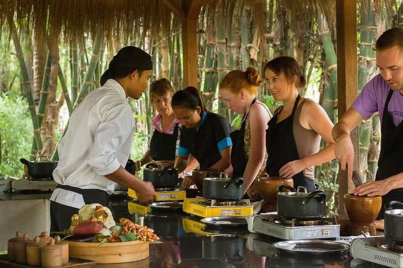 Siem Reap: Cambodian Desserts Cooking Lesson with Tastings - Market stop: the fastest way to understand Khmer pantry staples