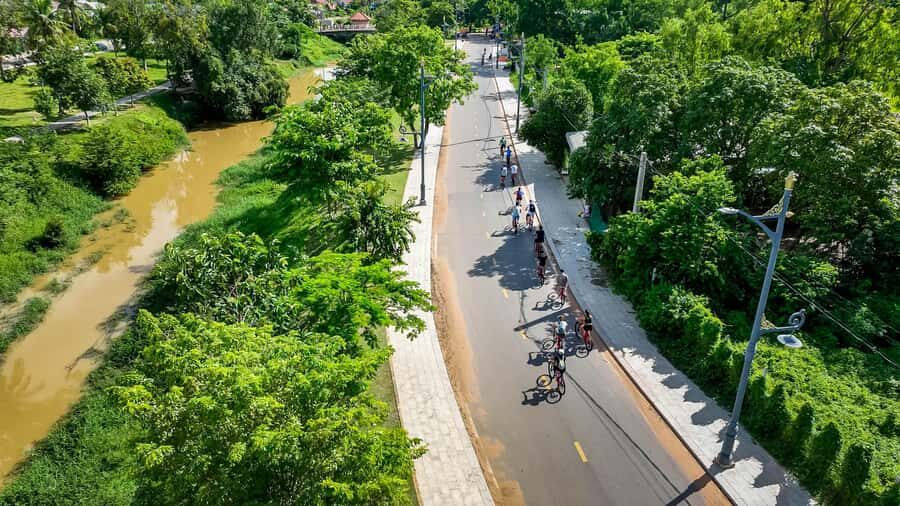 Siem Reap City Haft Day Bike Tour - Royal Independence Gardens and the Preah Ang Chek Preah Ang Chorm shrines