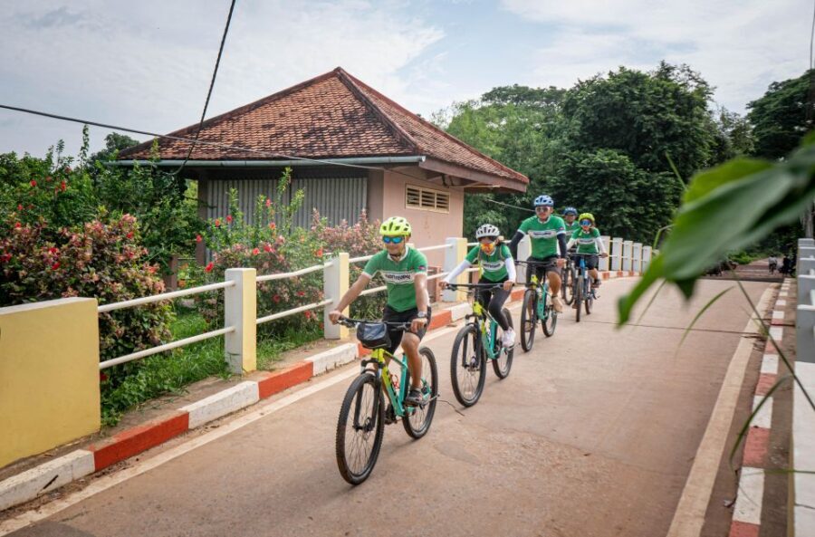 Siem Reap City Haft Day Bike Tour - Pub Street lane to Phsar Chas: real local life on the way back