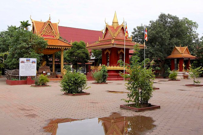 Siem Reap City Tour - Psar Chaa (Old Market): shopping where local life happens