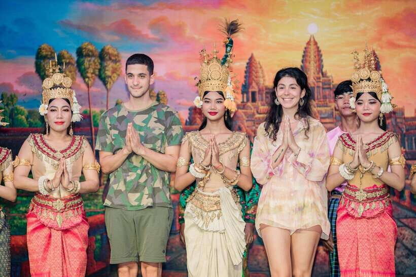 Siem Reap: Dinner and Traditional Show with Hotel Transfer - From Your Hotel to the Restaurant: Why the Tuk-Tuk Pickup Matters