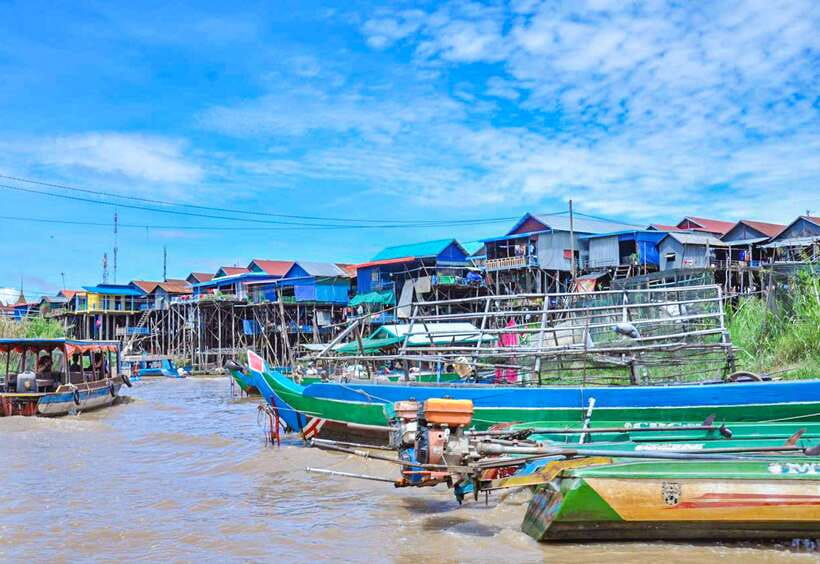 Siem Reap: Floating Village and Sunset Private Boat Tour - Sunset on Tonle Sap: private boat, cold drinks, twilight views