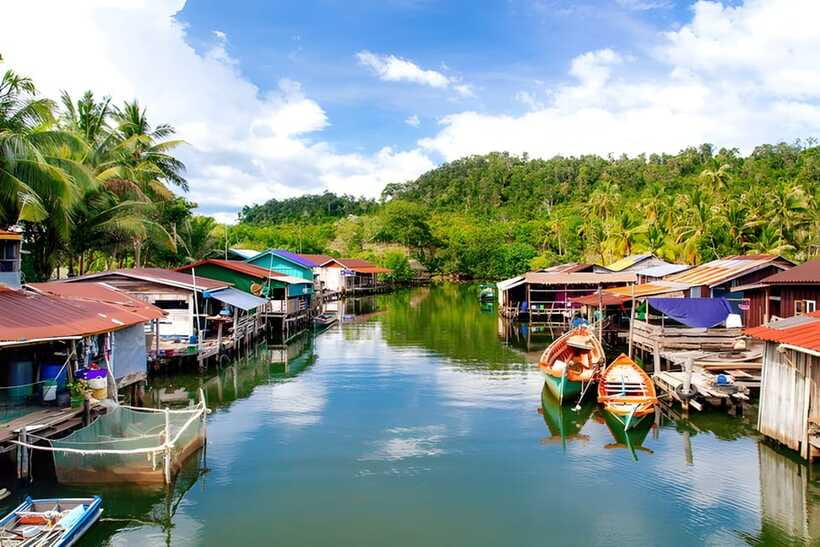 Siem Reap: Floating Village, Kampong Phluk Private Tour - Tonle Sap views and sunset timing: pictures you’ll actually want