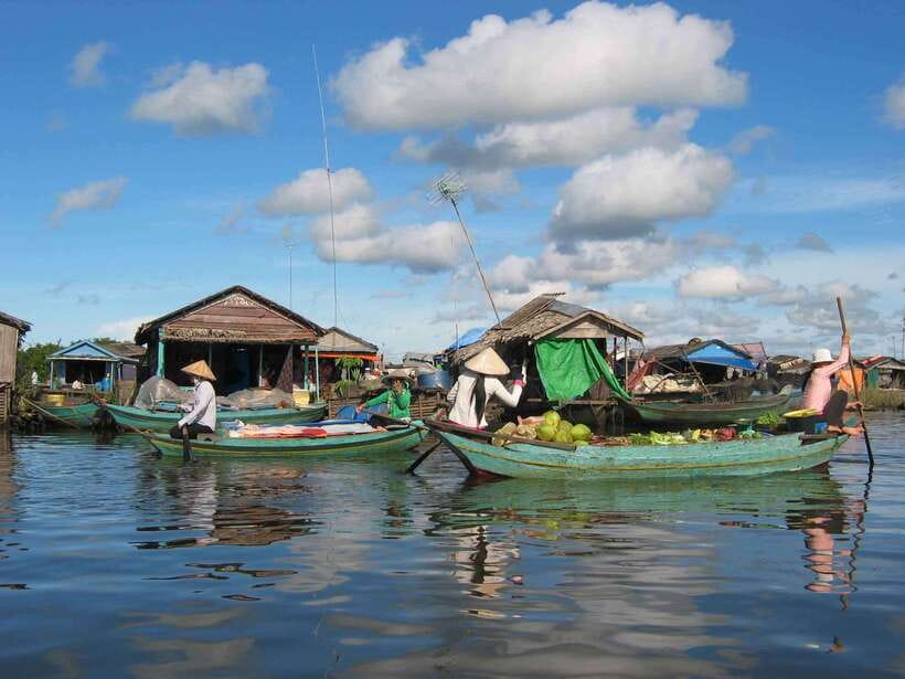 Siem Reap: Floating Village Tour - Flat-Bottom Boats and Narrow Channels: Your Floating Village Route