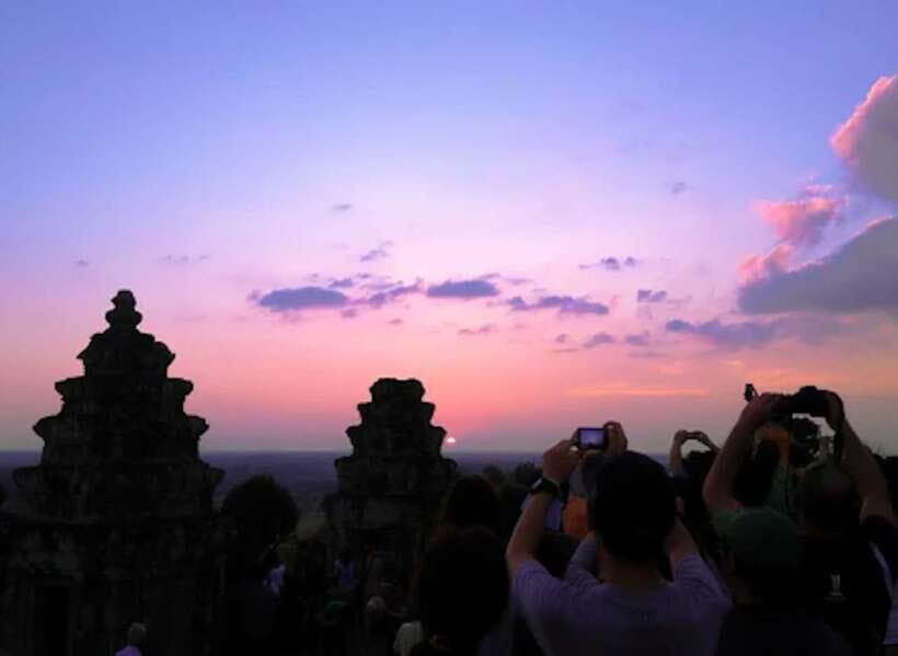 Siem Reap: Full-Day Angkor Wat Guided Tour with Sunset - Ta Prohm: jungle roots and a break that doesn’t kill momentum