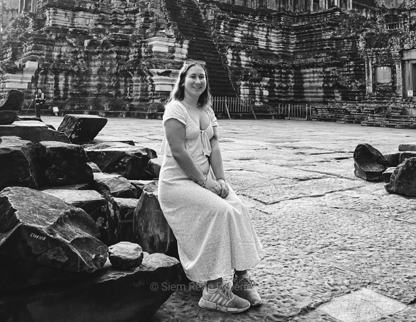 Siem Reap: Full-Day Angkor Wat Guided Tour with Sunset - Phnom Bakheng sunset: the temple-mountain climb and the payoff