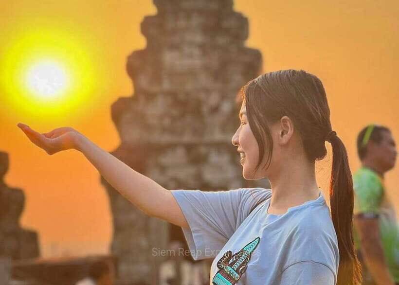 Siem Reap: Full-Day Angkor Wat Guided Tour with Sunset - Price and value: $15 tour + the temple pass math
