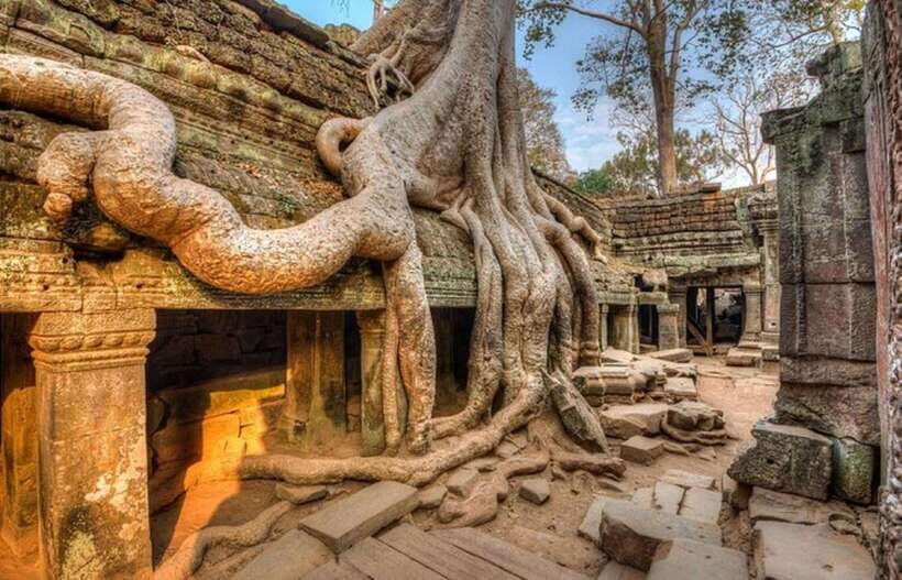 Siem Reap: Full-Day Tuk-Tuk Tour of Angkor Wat Temples - The Sunset Payoff at Bakheng Mountain