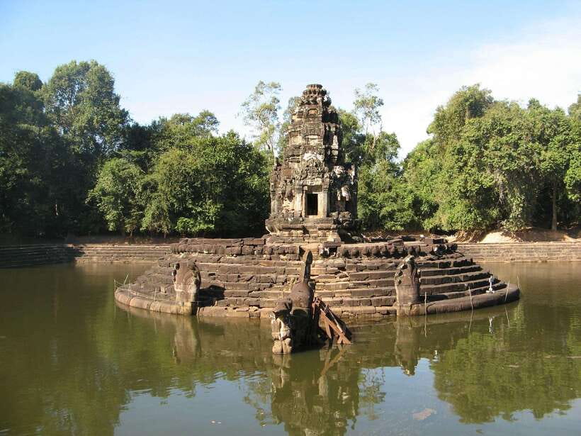 Siem Reap: Grand Circle Temples Tour With Private Tuk-Tuk - Key things to know