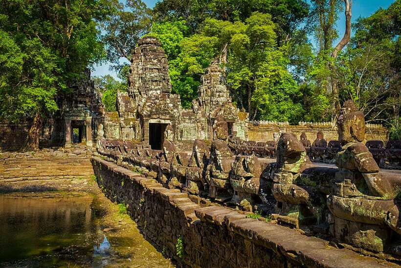 Siem Reap: Grand circle tour Sun set on bakeang hill & Guide - Temple pass, dress rules, and your practical packing list