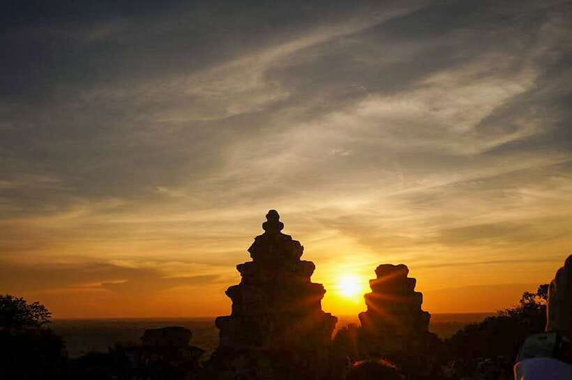 Siem Reap: Grand circle tour Sun set on bakeang hill & Guide - Pre Rup: Shiva on a mountain temple, plus that famous meditation chamber