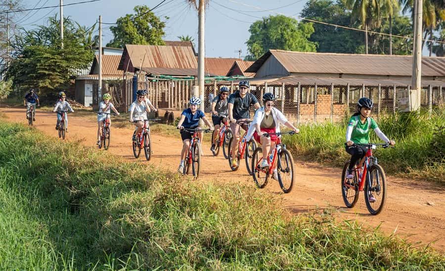 Siem Reap: Guided Countryside Bike Tour - Why this morning ride beats another temple photo