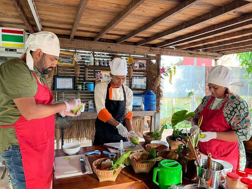 Siem Reap: Guided Day Trip to Local Village & Cooking Class - Who this cooking trip suits best