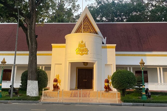 Siem Reap Guided Tour & Hero RATs at APOPO Visitor Center - Wat Preah Prom Rath: temple beauty in the middle of town