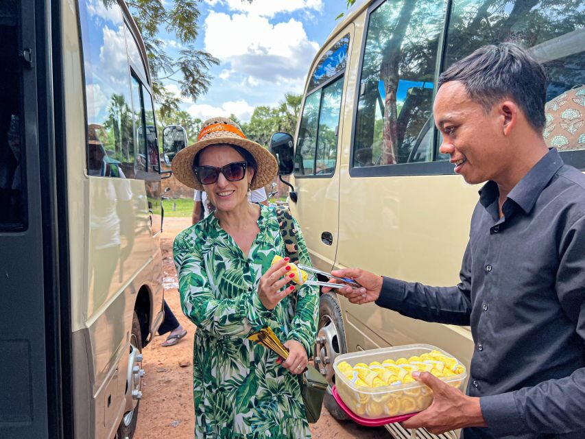 Siem Reap: Kampong Phluk and Tonle Sap Sunset Boat Cruise - Floating villages in mangroves: what you should look for