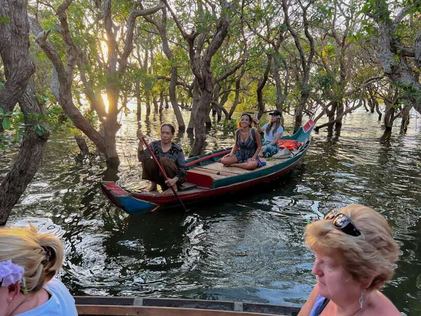 Siem Reap: Kampong Phluk Floating Village Tour with Boat - Tonle Sap by boat: the ride that turns scenery into perspective
