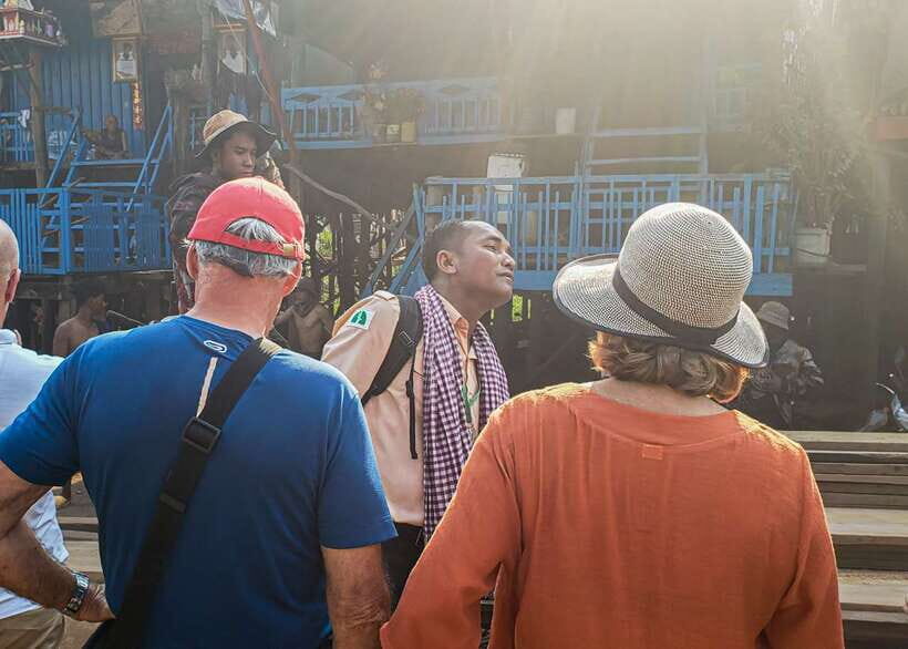 Siem Reap: Kampong Phluk Floating Village Tour with Boat - Guides matter here: English, local pride, and good pacing