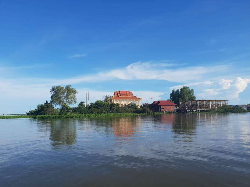 Siem Reap: Kompong Khleang Floating Village Guided Tour - The Tonle Sap Boat Time: Floating Schools, Pagodas, and Views