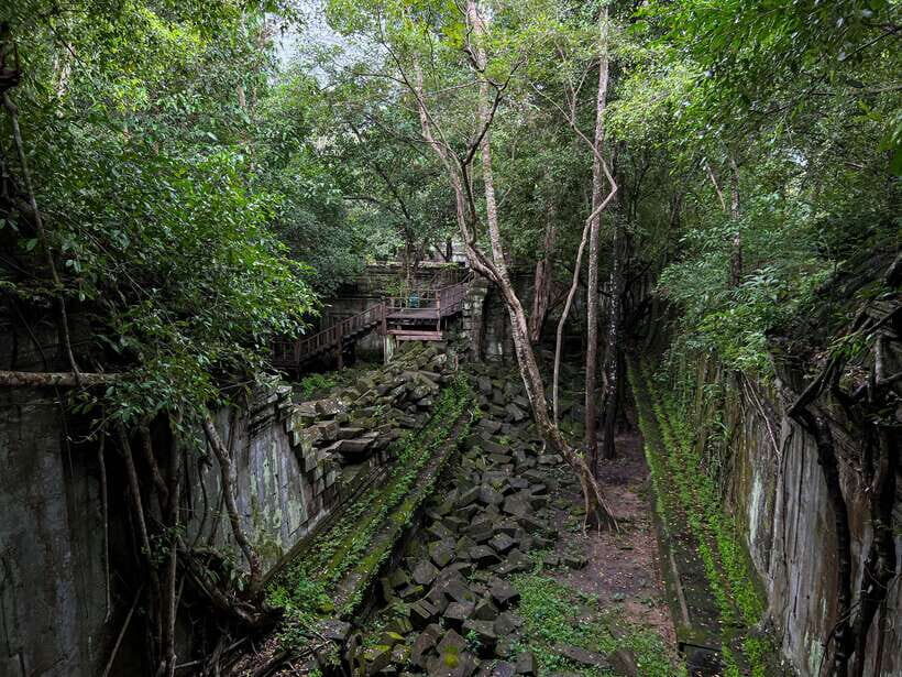 Siem Reap: Kulen Mountain, Beng Mealea and Tonle Sap Tour - Tonlé Sap and Kampong Phluk: stilt houses, mangroves, and sunset timing