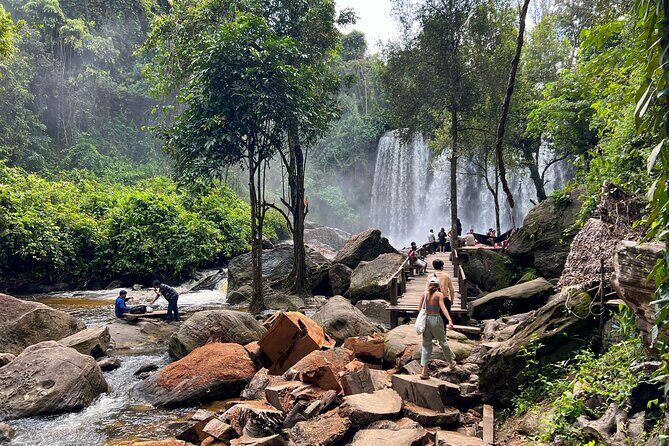 Siem Reap Kulen Mountain Waterfall Tour and Picnic lunch - Poeng Ta Kho viewpoint: the cliff walk that pays off