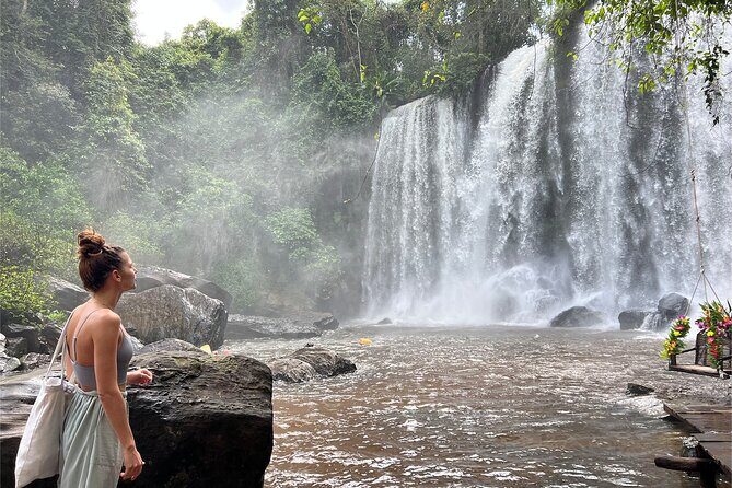 Siem Reap Kulen Mountain Waterfall Tour and Picnic lunch - Preah Dak stop: rice paddies and morning life before the climbs