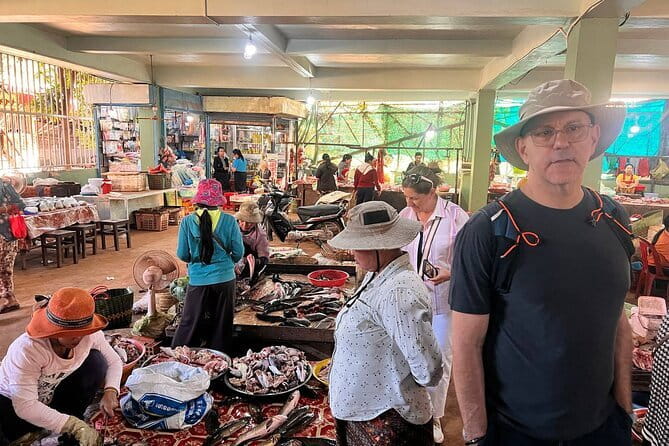 Siem Reap: Morning Bike Tours with Local Market & Lunch - Your 8:00am start: easy logistics, real local rhythm