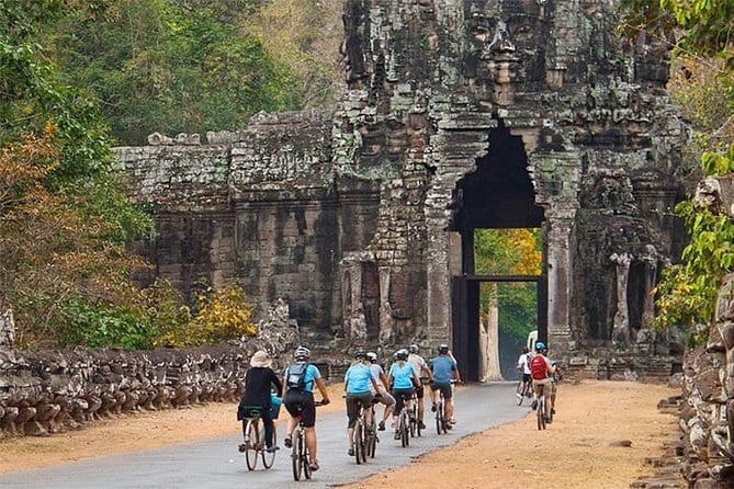 Siem Reap: Morning Bike Tours with Local Market & Lunch - Home-style lunch: where the day’s flavors land