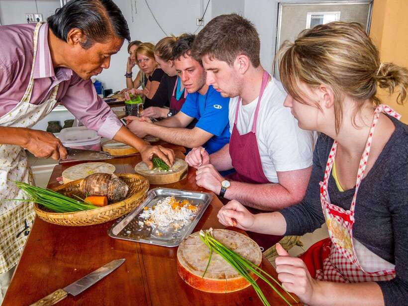 Siem Reap: Morning Cooking Class & Market Tour - Tuk tuk pickup to a real village morning