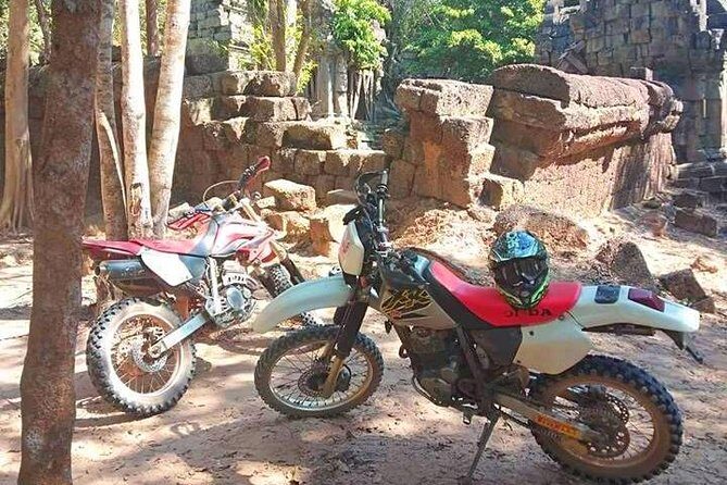 Siem Reap One Day Dirt Bike MotorbikeTour - The real appeal: countryside riding instead of another temple stamp
