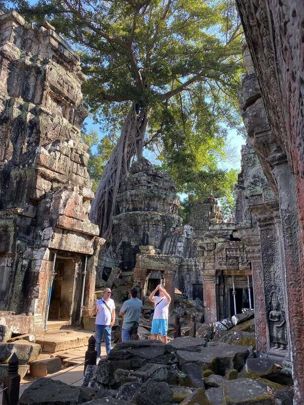 Siem Reap: Personalized Angkor Wat Sunrise/Set by TukTuk/Car - Angkor Thom: Victory Gate and the walk into the walled city