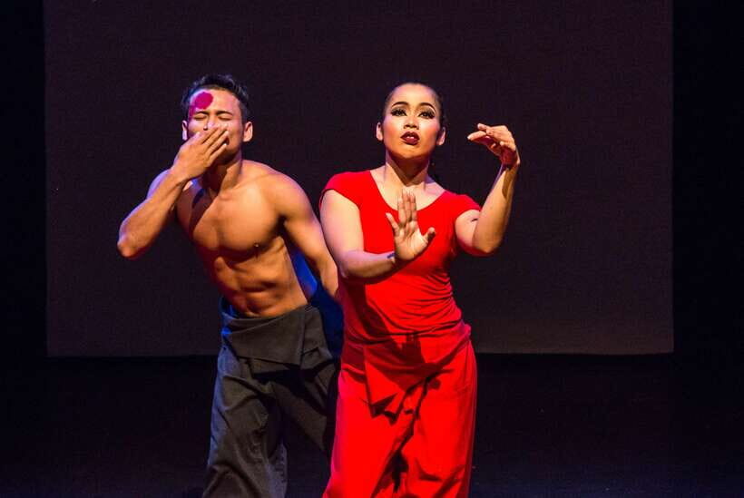 Siem Reap: Phare, the Cambodian Circus Show Tickets - After the final act: photos, interaction, and an easy plan for your night