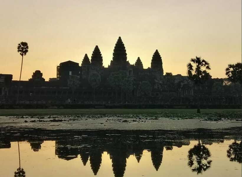 Siem Reap Private Car Charter with English Speaking Driver - Should you book this Siem Reap private car charter?